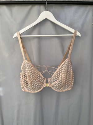 Victoria's Secret bra size 85F, new with tag