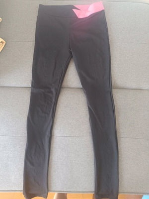 Sports leggings lycra black like new with fuchsia design