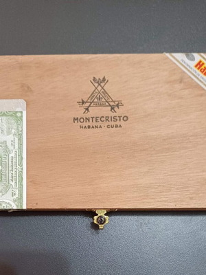 Montecristo cigar box used, wooden from Havana