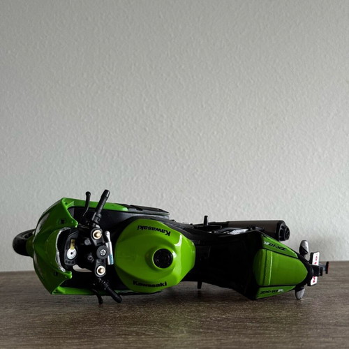Maisto Kawasaki Ninja ZX-10R motorcycle miniature used