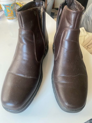 Men's brown leather ankle boots like new with zipper size 44