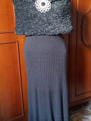 Long women's dress new with hand-knitted black shawl, size 38-40