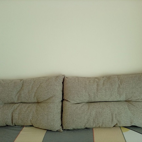 Headrest pillows with Velcro like new