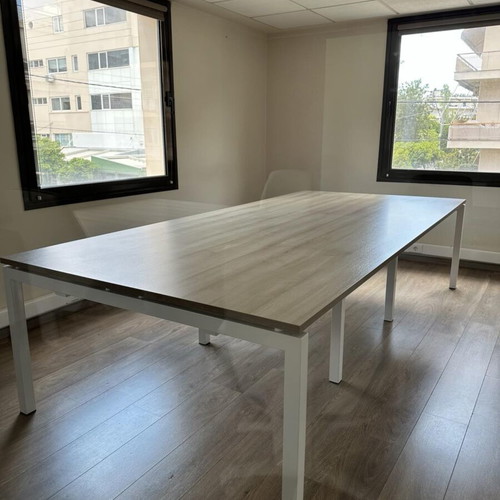 Desks for open space or meeting room like new, various sizes