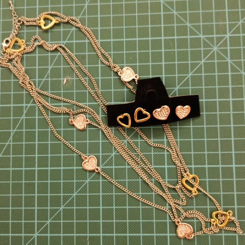 Long double chain with hearts and two pairs of earrings new, gold and silver