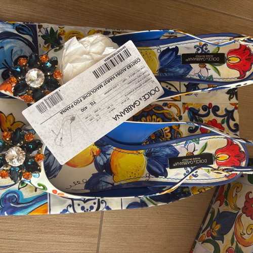 Dolce Gabbana shoes new, white with box and dust bag