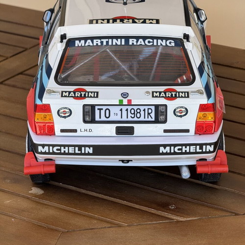 Lancia Delta Integrale 1/8 scale model new with 100 issues