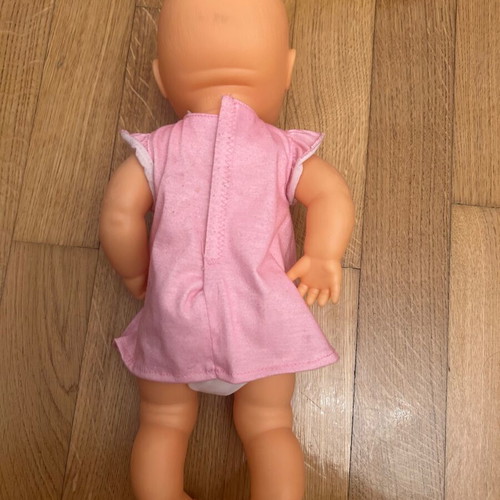 Nenuco baby doll like new, doll only