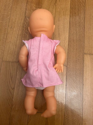 Nenuco baby doll like new, doll only