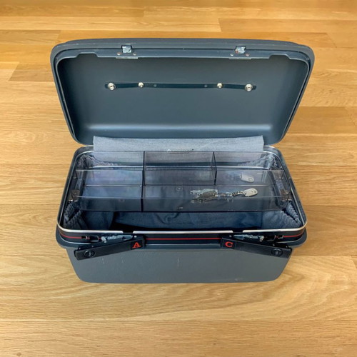 Samsonite Silhouette makeup beauty case used, gray