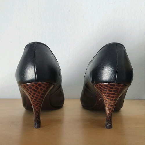 Petridis leather pumps used, black with brown croco, size 37