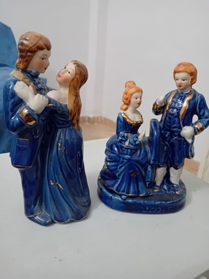 Porcelain figurines used, pair