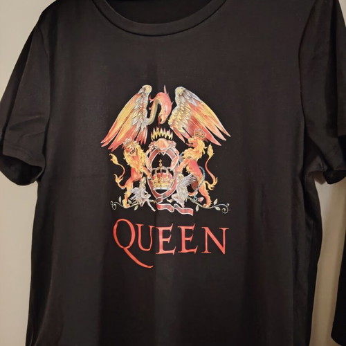 T shirt Queen black size L like new