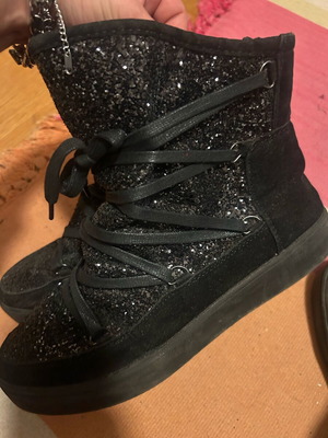 Snow boots like new with inner fur, size 39
