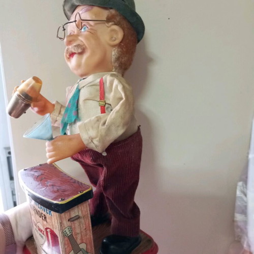 Charley Weaver Bartender used collectible piece