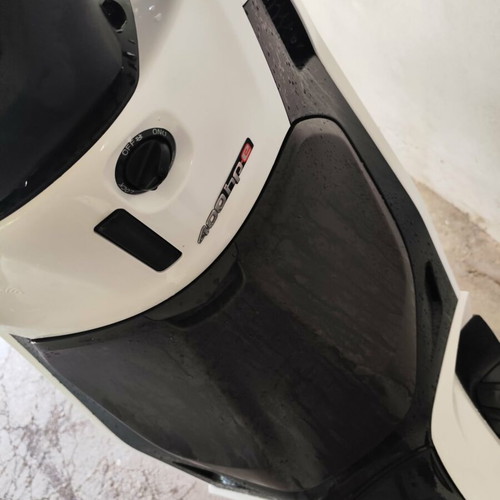 Piaggio Beverly 400 scooter, white, 400 cc, automatic