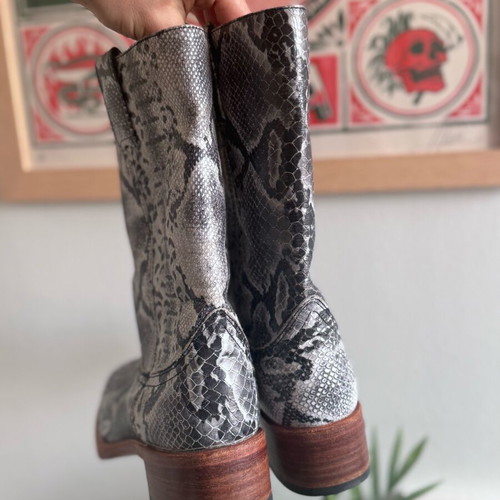 Sendra leather biker boots snake print like new size 38-39