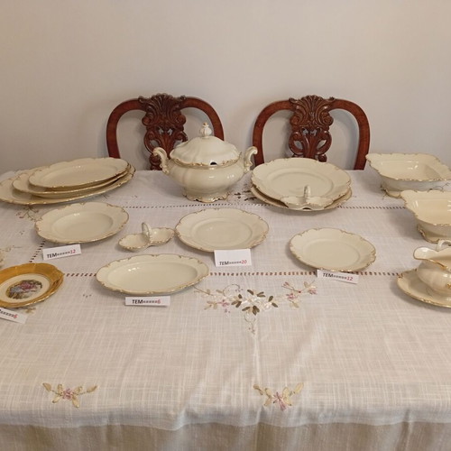 Porcelain Dinnerware Set like new, complete luxury quality