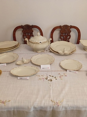 Porcelain Dinnerware Set like new, complete luxury quality