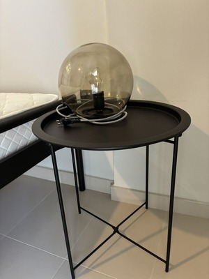 Table lamps in black color like new, sold together