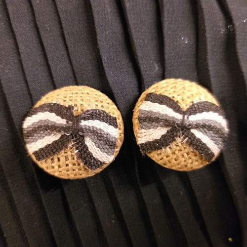 Earrings with natural linen used, clip-on in earthy colors