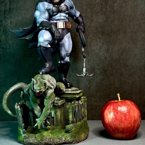 Batman statue from The Dark Knight Returns, like new, 1:9 scale