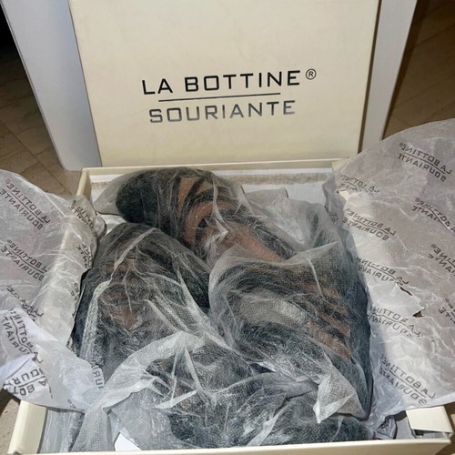 La Bottine Souriante black sandals like new, high heels