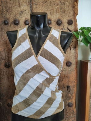 Ferre top with open back and criss-cross design, like new