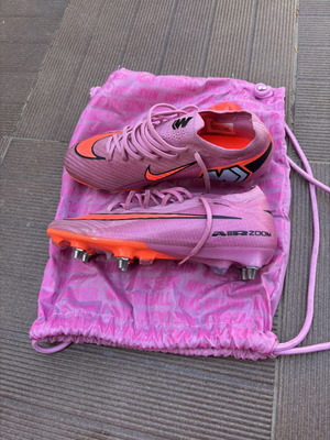 Nike Mercurial Elite football boots size 41, like new, pink and orange