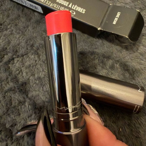 MAC Huggable Lipcolour lipstick Love Beam new