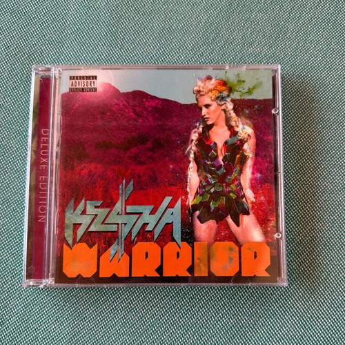 Kesha 3 CD pack like new, pop