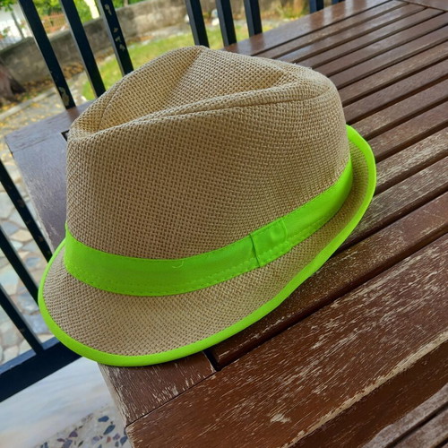 Beach hat new, size M, green colors