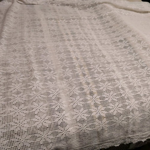 Handmade knitted table decorations like new, set of 3 pieces