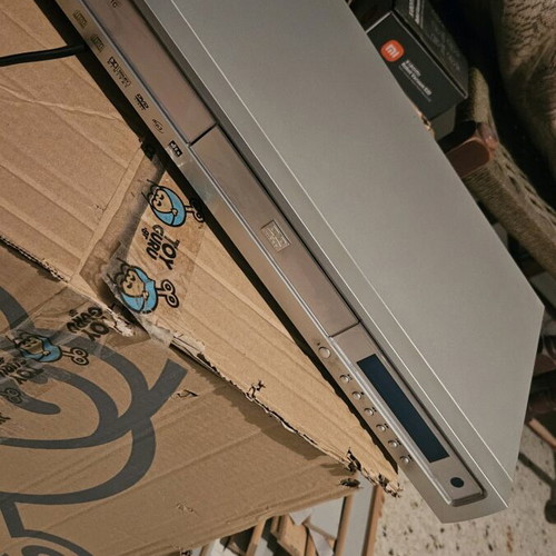 Bluesky DVD player used with cables