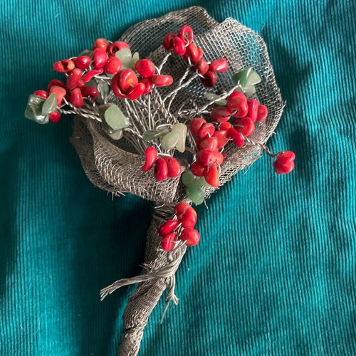 Flower bouquet with wire, coral and agate like new