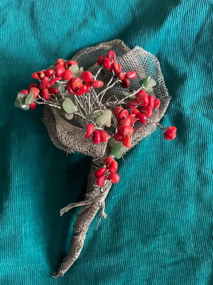 Flower bouquet with wire, coral and agate like new