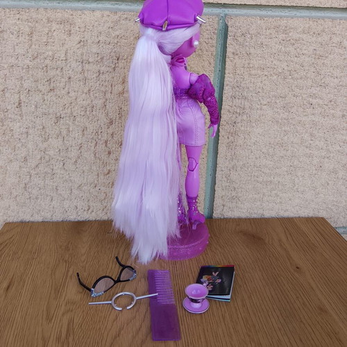 Shadow High Series 3 Lavender Lynn doll