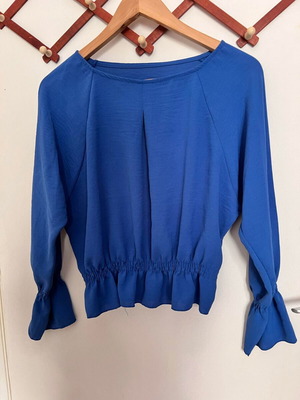 Blue electric blouse one size like new