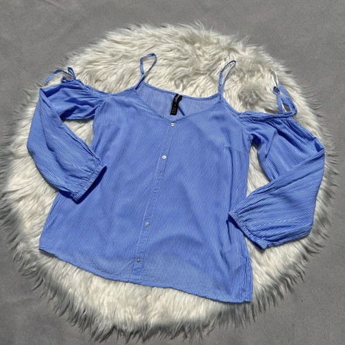 Blouse like new, very delicate and thin, blue