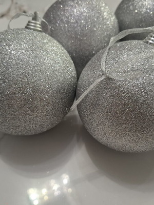 Set of 6 Large Silver Christmas Balls 10cm, glitter
