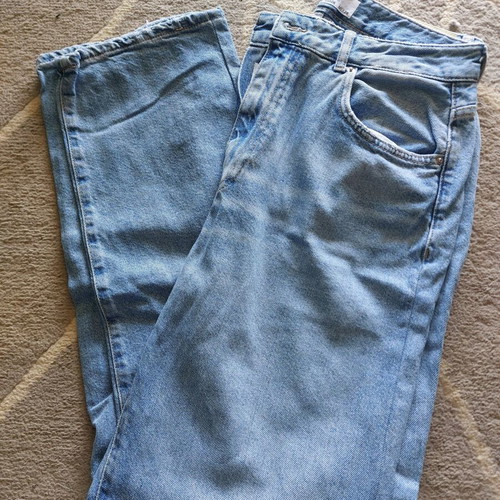 Bershka women's baggy blue jean like new, size M 38 10