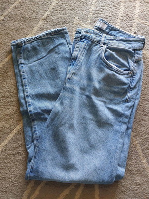 Γυναικείο jean baggy Bershka μπλε σαν καινούργιο, μέγεθος M 38 10