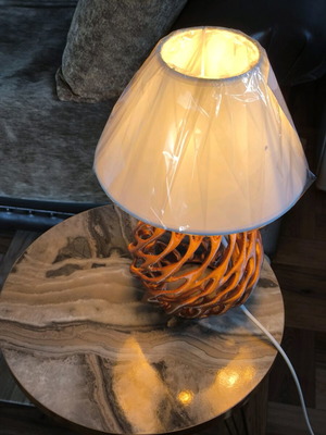 Table lamp like new, plastic with white lampshade
