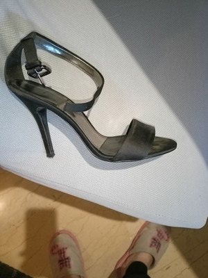 Πέδιλα βραδινά Zara σατέν σαν καινούργια, μέγεθος 38, μαύρα