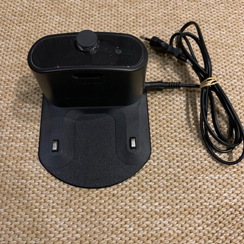 iRobot Roomba e5 robotic vacuum used