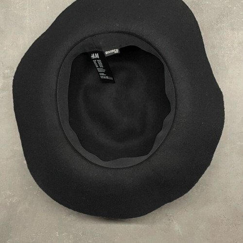 H&M hat black 100% wool like new, size M