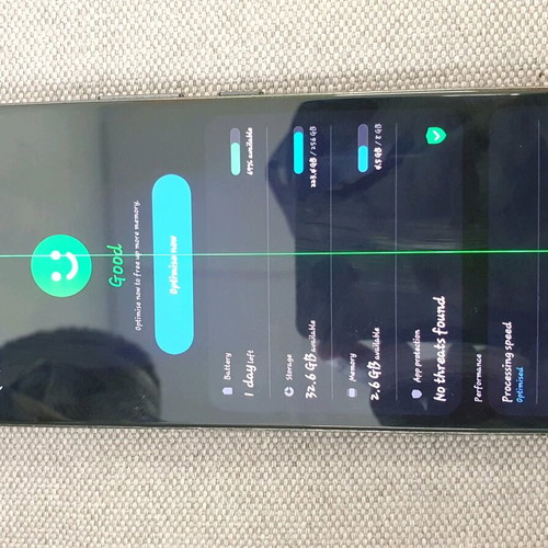 Samsung S22 256GB used with screen defect