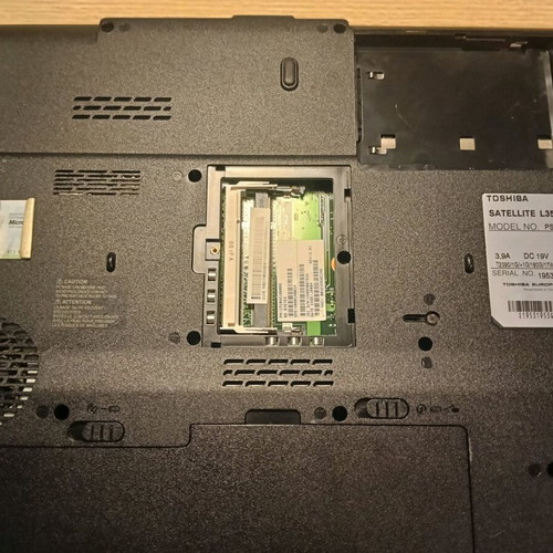 Toshiba laptop used, non-working for spare parts
