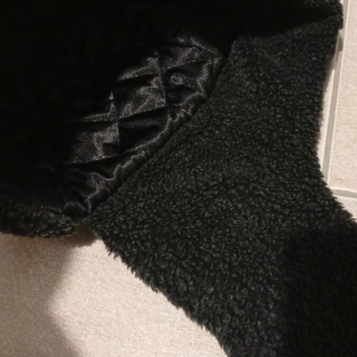 Winter hat like new with fur lining and waterproof