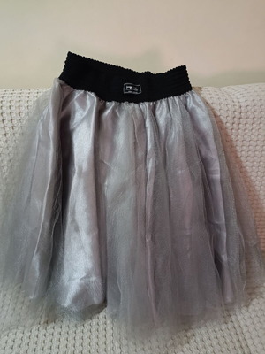 Tu Tu Chic Mess skirt like new with elastic waist 60cm length